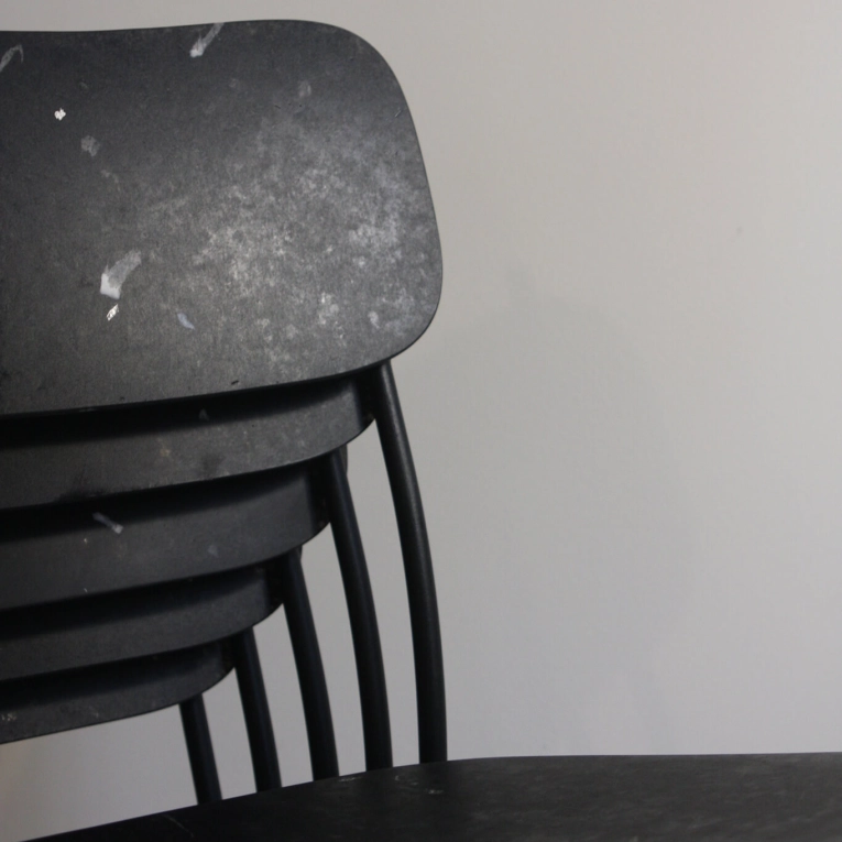 Chaise SEN 95.6 Plastique Noir/ noir NOMA