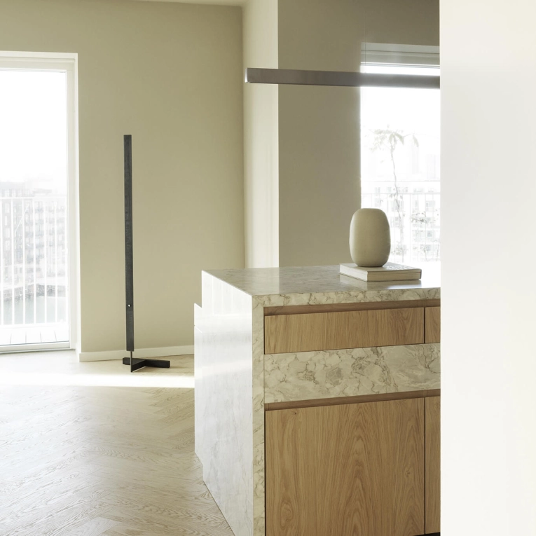 Lampadaire F-MODEL Laiton Poli ANOUR