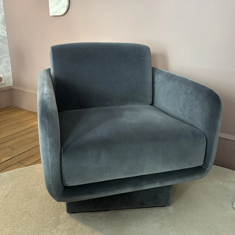 Easy chair LILAS Blue Velvet 408 swivel base GALLOTTI & RADICE