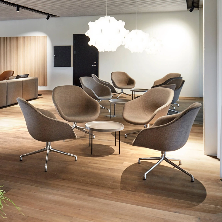 ABOUT A LOUNGE CHAIR AAL 81 Hallingdal Gris 130 HAY