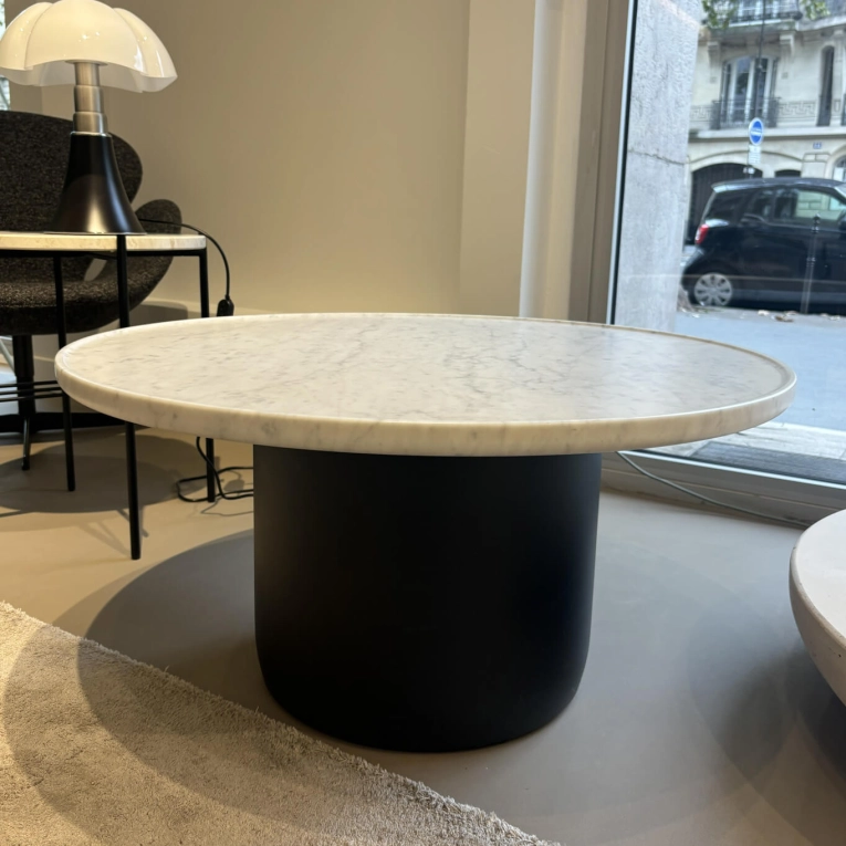 Table basse BUTTON Marbre Carrara Piètement noir mat B&B ITALIA
