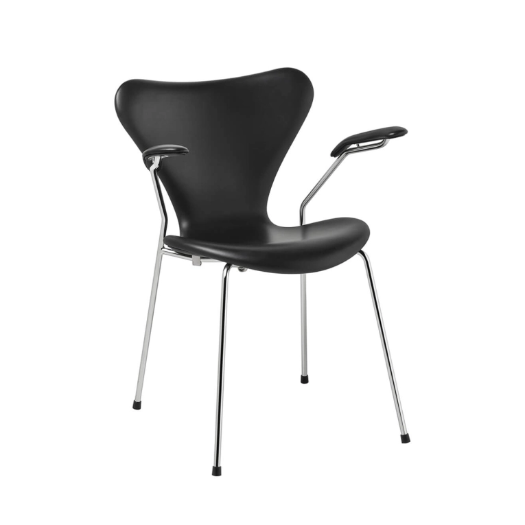 Chaise SERIE 7 avec accoudoirs Cuir Essential Noir FRITZ HANSEN