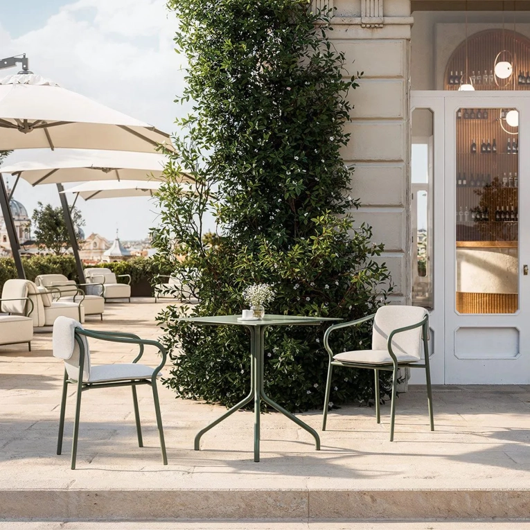 Chaise extérieure SALO avec coussins de dossier et d'assise Sable/ Nuvola UNOPIÙ