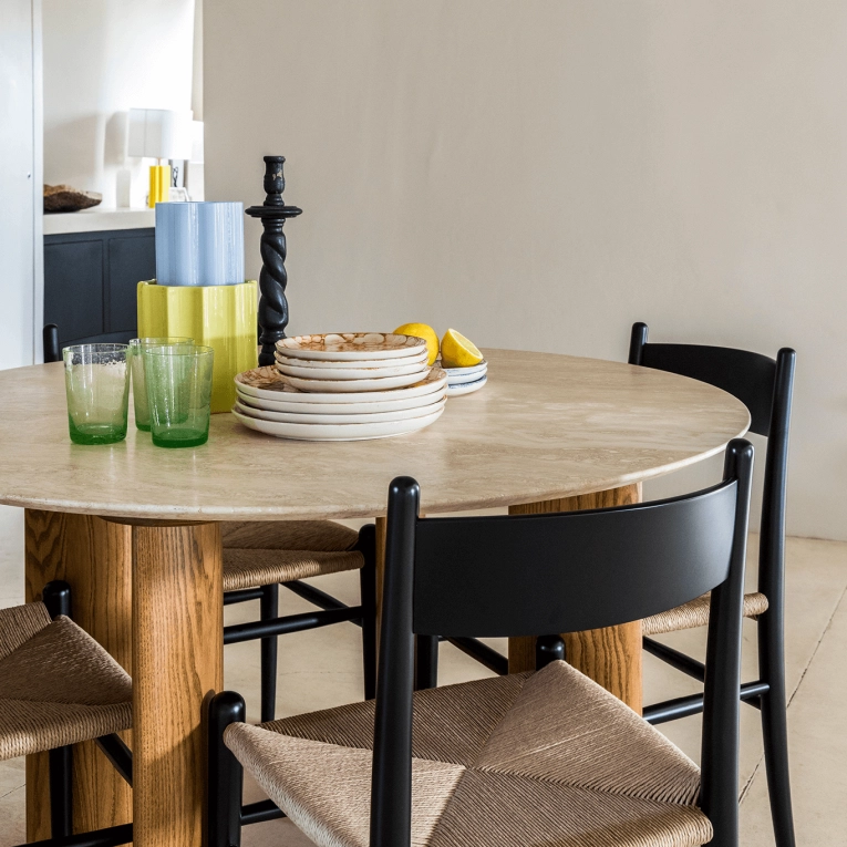 Table CARLOTTA ALTA 4 places Travertin THE SOCIALITE FAMILY