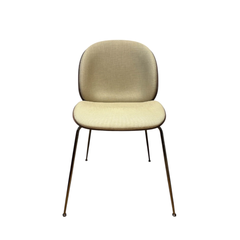 Chaise BEETLE Noyer Dedar 134 GUBI