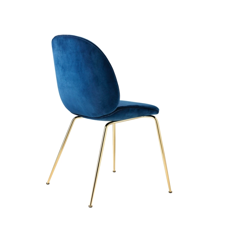 Chaise BEETLE Rembourrée Velvet 4958/ laiton GUBI