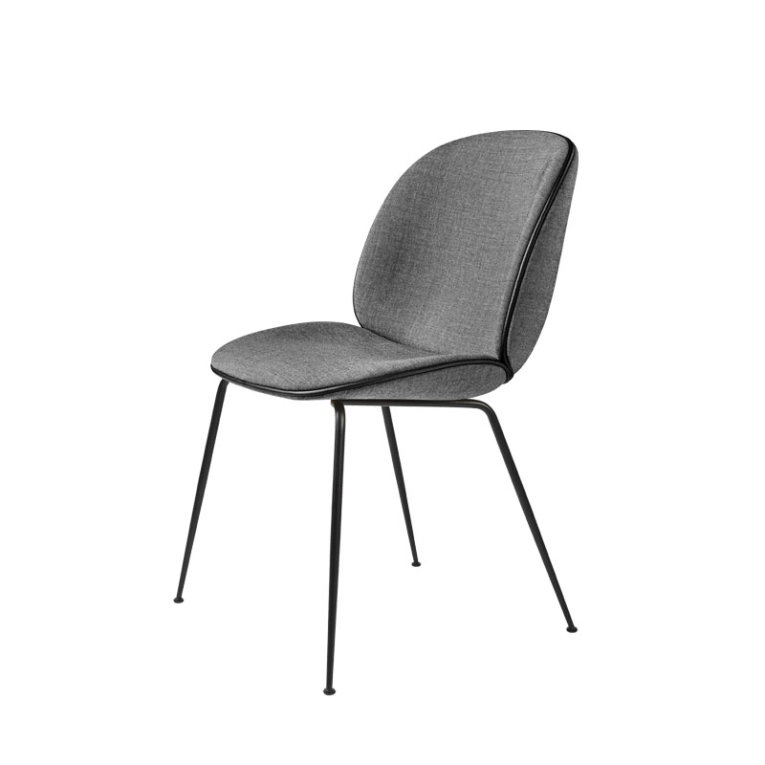 Chaise BEETLE Rembourrée Remix gris 152/ acier noir GUBI