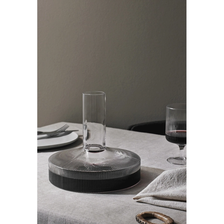 Carafe & verre Carafe à vin RIPPLE Transparent FERM LIVING