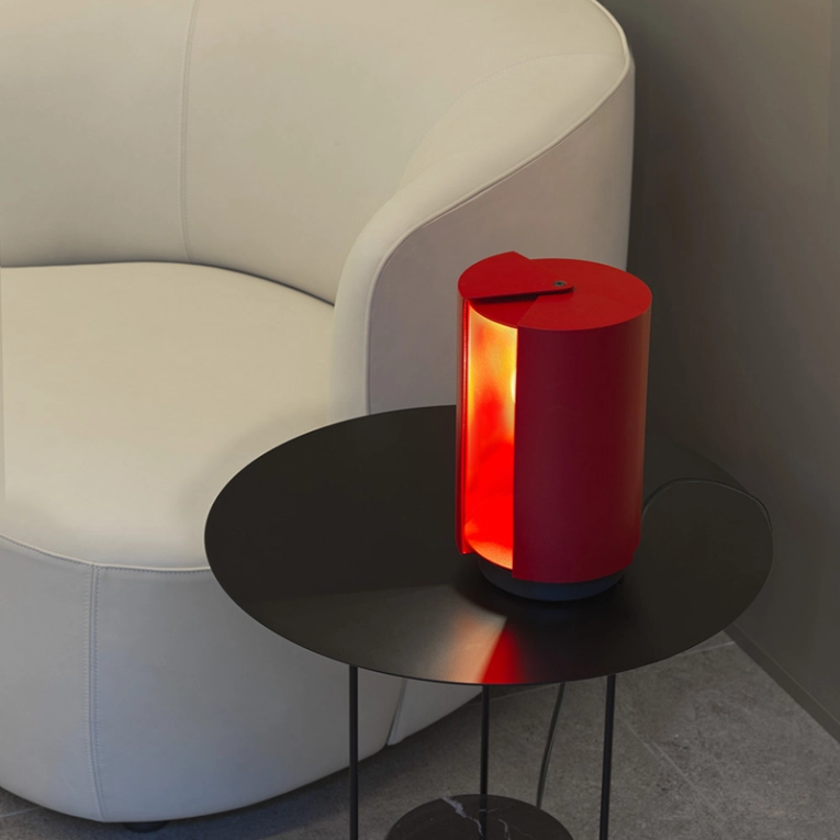 Lampe à poser PIVOTANTE Rouge carmin NEMO LIGHTING