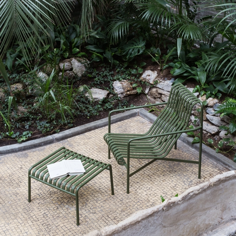 Fauteuil extérieur PALISSADE LOUNGE dossier haut Anthracite HAY