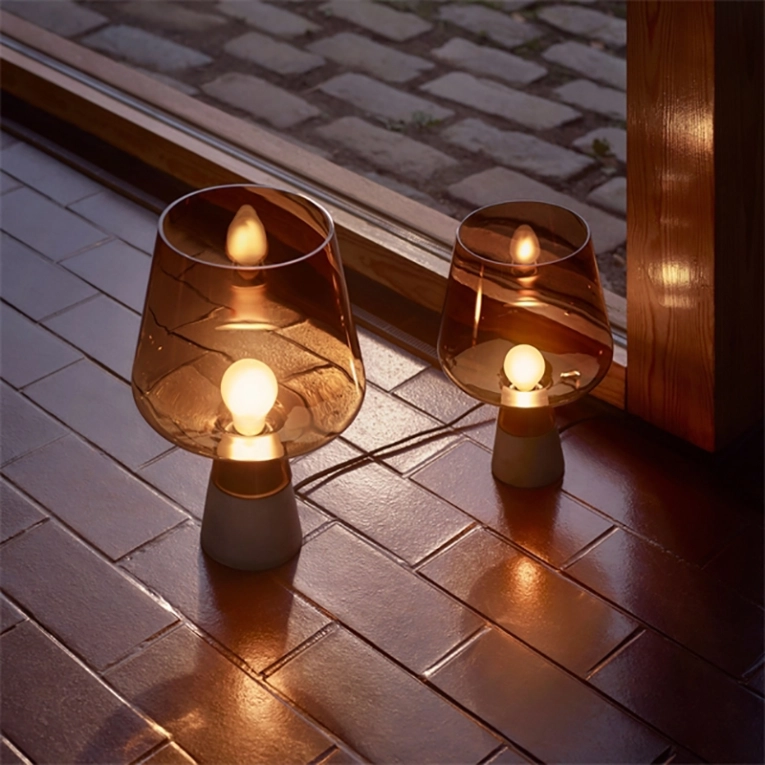 Lampe à poser LEIMU H 30 Cuivre IITTALA