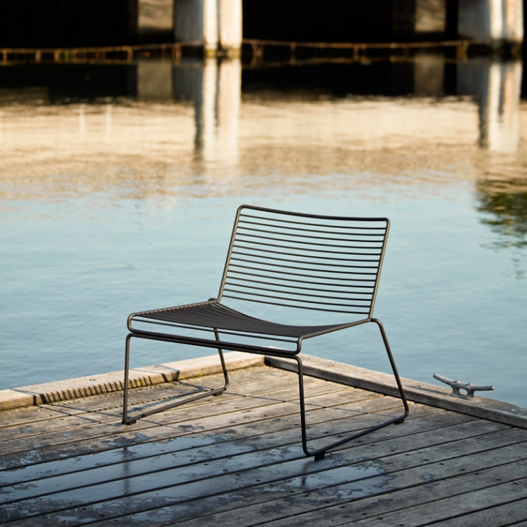 Fauteuil HEE LOUNGE Noir HAY