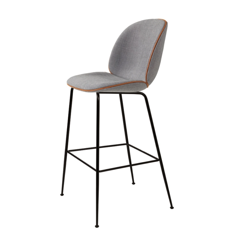 Tabouret haut BEETLE BAR H75 Remix gris clair 133/ acier noir GUBI