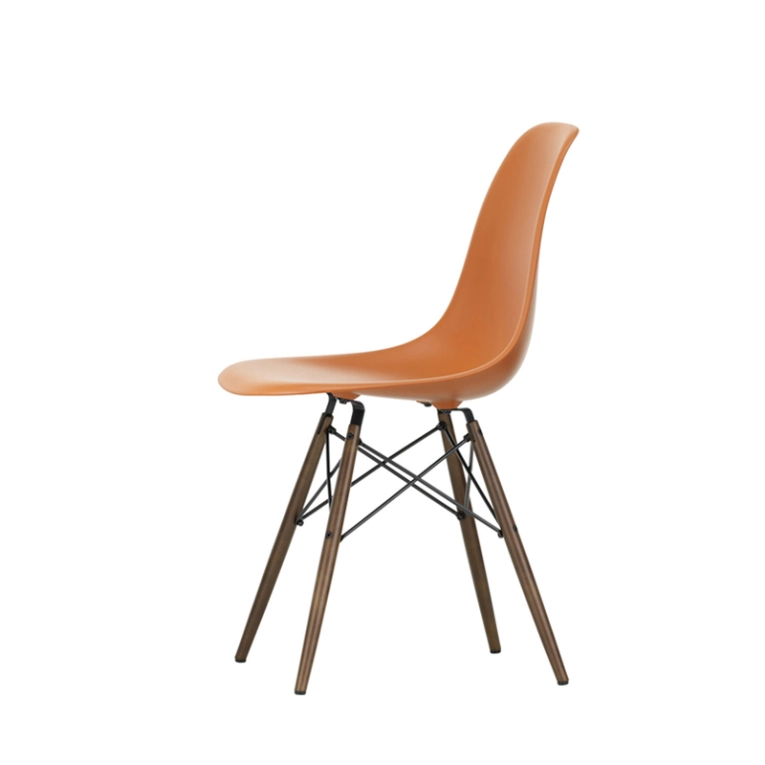 Chaise EAMES PLASTIC CHAIR DSW érable foncé Orange rouille RE VITRA