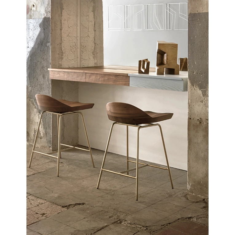Tabouret haut SPINDLE dossier bas H 61 Frêne blanchi/ nickel satiné  BASSAMFELLOWS