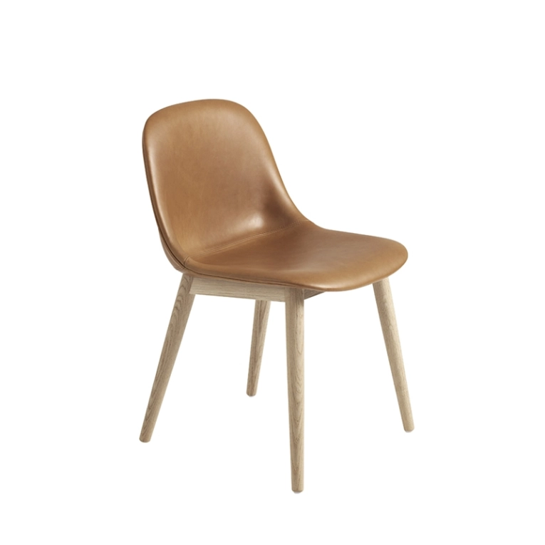 Chaise FIBER CHAIR pieds bois coque cuir Cognac MUUTO