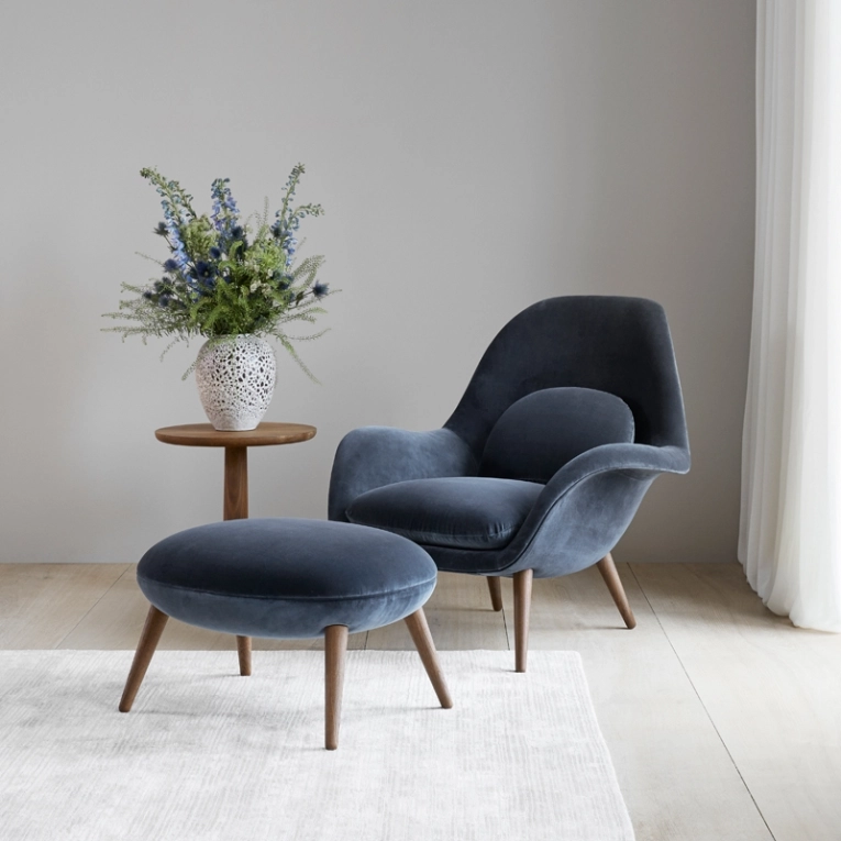 Fauteuil SWOON LOUNGE & OTTOMAN Gris foncé 180 FREDERICIA