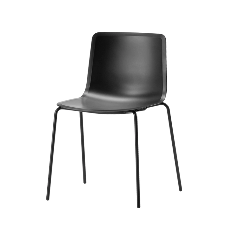 Chaise PATO 4 pieds acier Noir FREDERICIA
