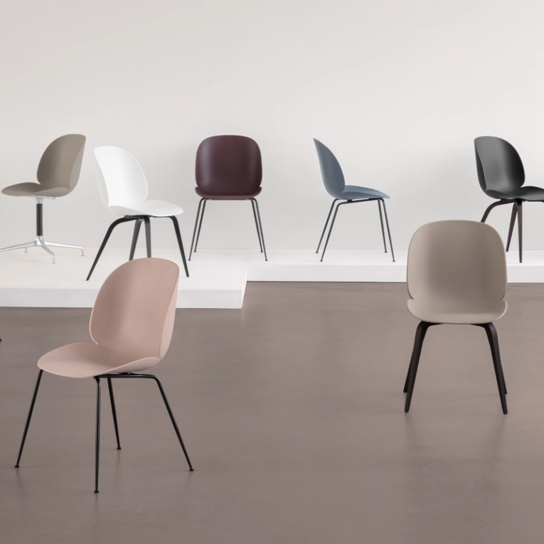 Chaise BEETLE Noir GUBI