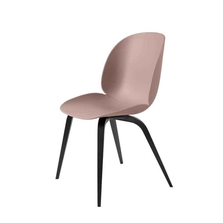 Chaise BEETLE pieds bois Rose doux GUBI