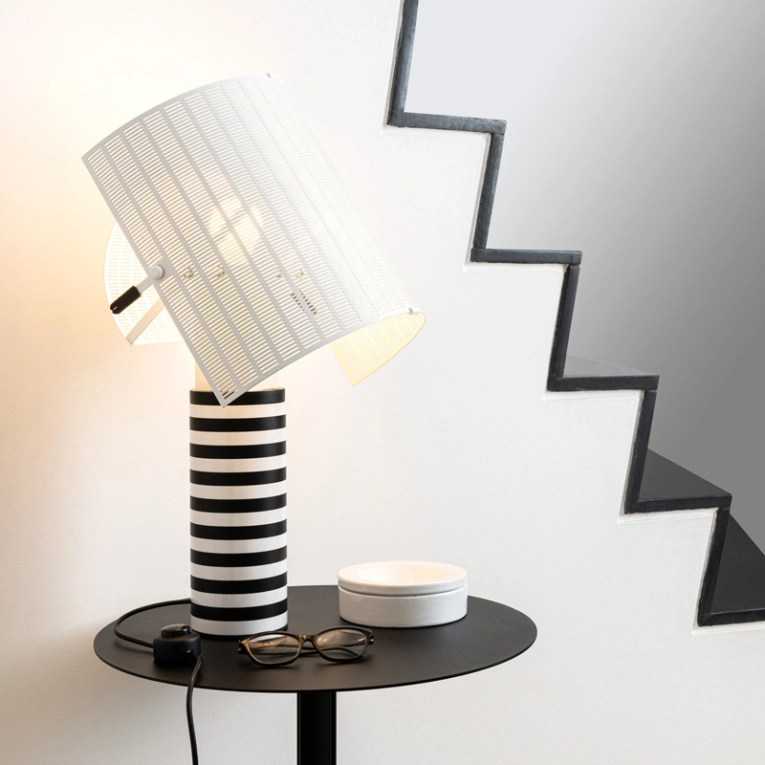Lampe à poser SHOGUN Diffuseur blanc/ base noir et blanc ARTEMIDE
