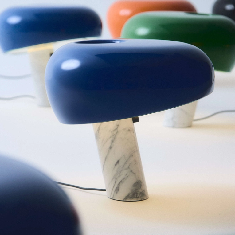Lampe à poser SNOOPY Bleu marine FLOS