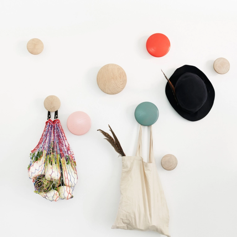 Patère Design Set de 5 patères DOTS Blanc cassé MUUTO