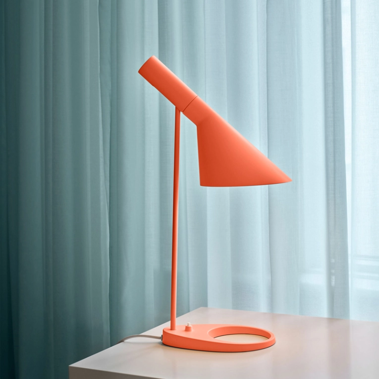 Lampe à poser AJ MINI TABLE Orange élecrique LOUIS POULSEN