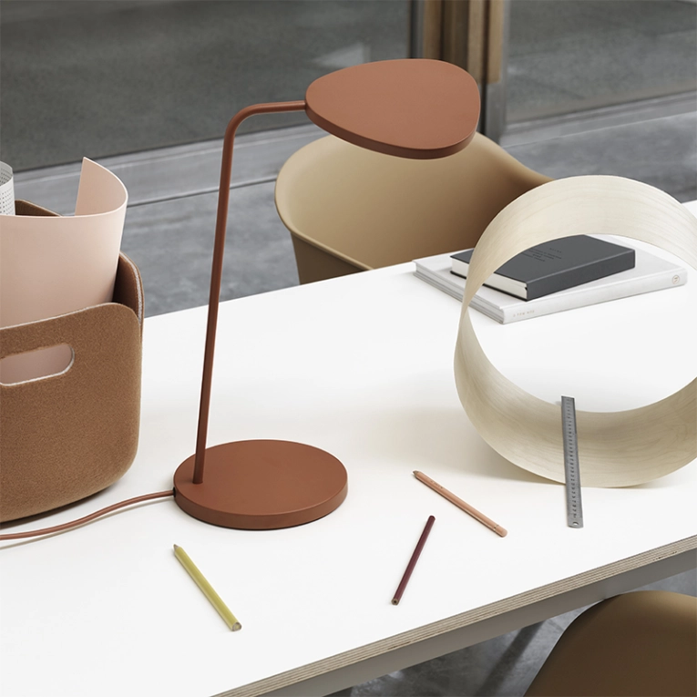 Lampe à poser LEAF TABLE LAMP Brun cuivré MUUTO