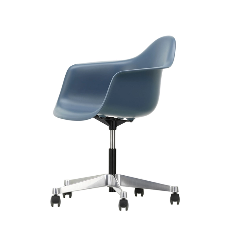 Fauteuil de bureau EAMES PLASTIC ARMCHAIR PACC Bleu de mer RE VITRA