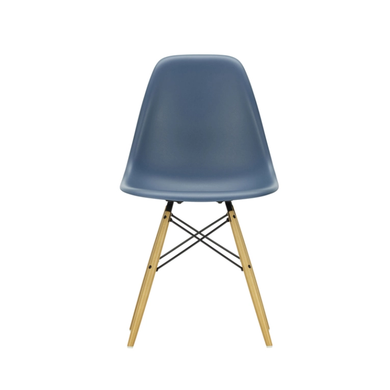 Chaise EAMES PLASTIC CHAIR DSW érable nuance de jaune Bleu de mer RE VITRA