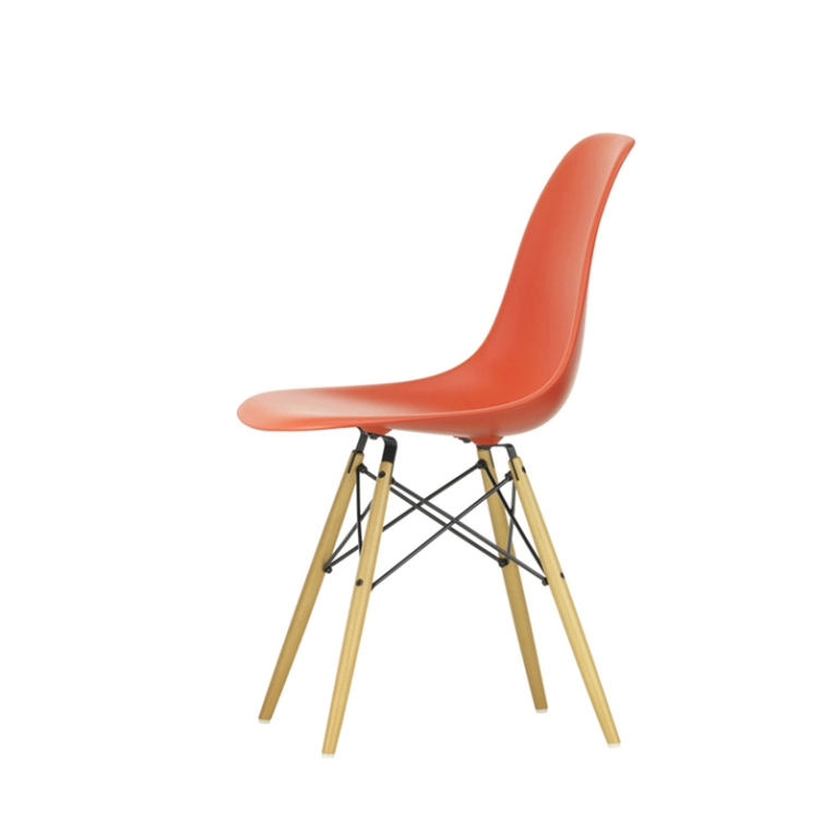 Chaise EAMES PLASTIC CHAIR DSW érable nuance de jaune Rouge coquelicot RE VITRA