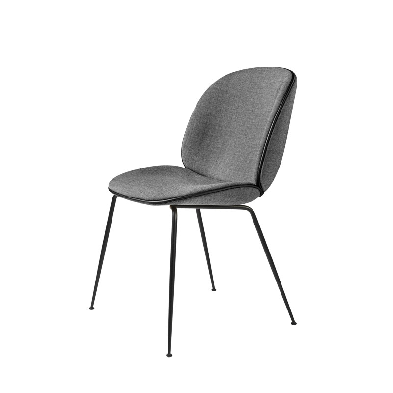 Chaise BEETLE Rembourrée Remix gris 152/ acier noir GUBI