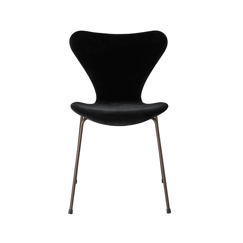 Chaise SERIE 7 VELVET EDITION Noir FRITZ HANSEN