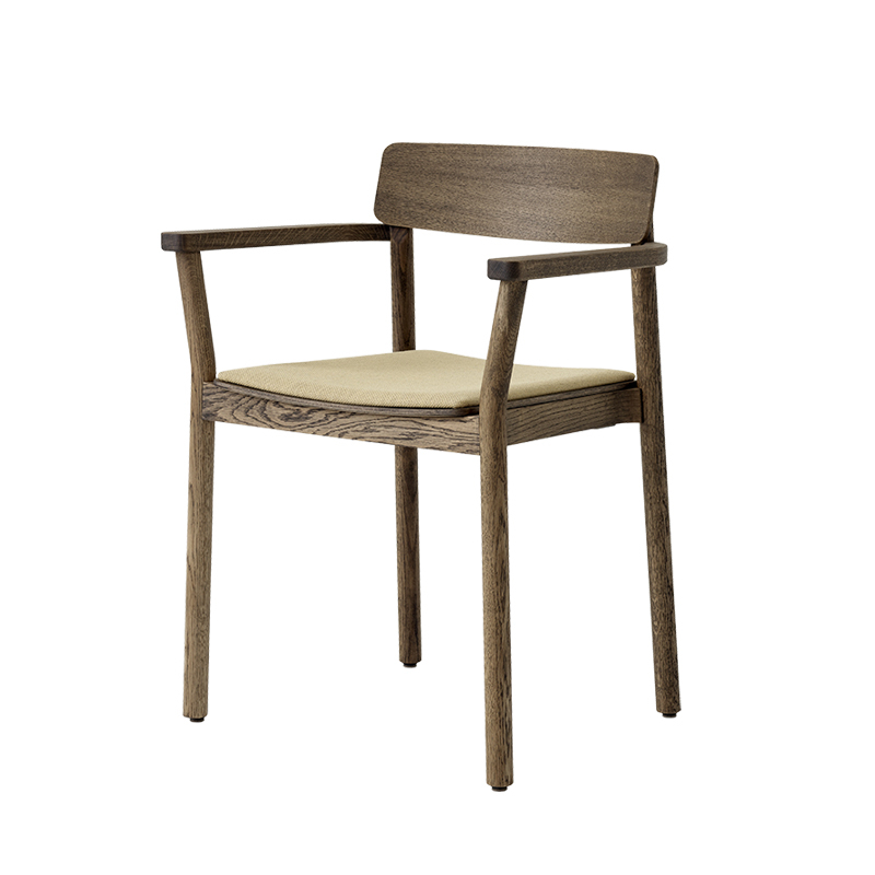Chaise BETTY TK11 tissu Chêne fumé/Fiord 0422 AND TRADITION