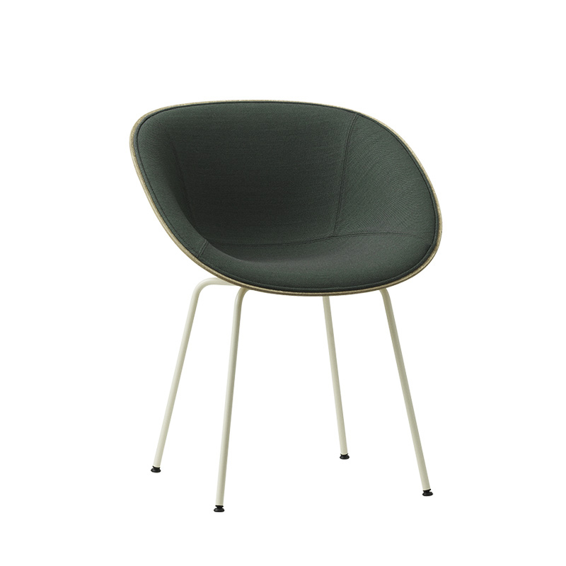 Chaise MAT avec accoudoirs Face avant rembourrée Steelcut Trio 966/ chanvre Normann Copenhagen