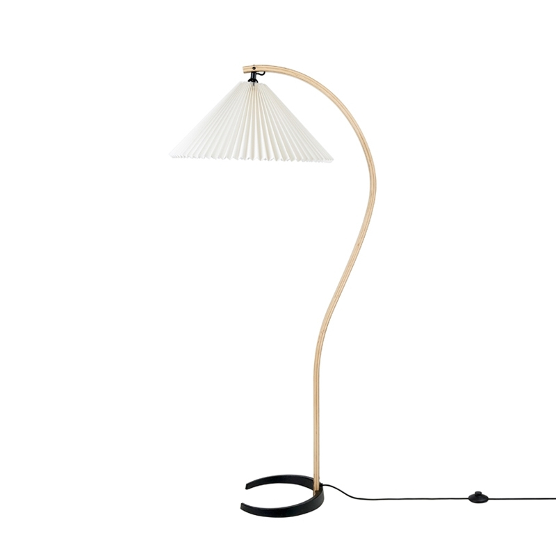 Lampadaire TIMBERLINE Blanc GUBI