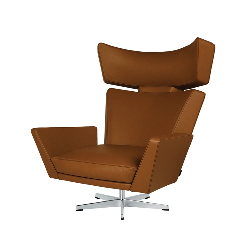 Fauteuil OKSEN Cuir marron, pied aluminium FRITZ HANSEN