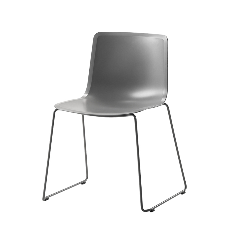 Chaise PATO pieds luge Gris quartz FREDERICIA