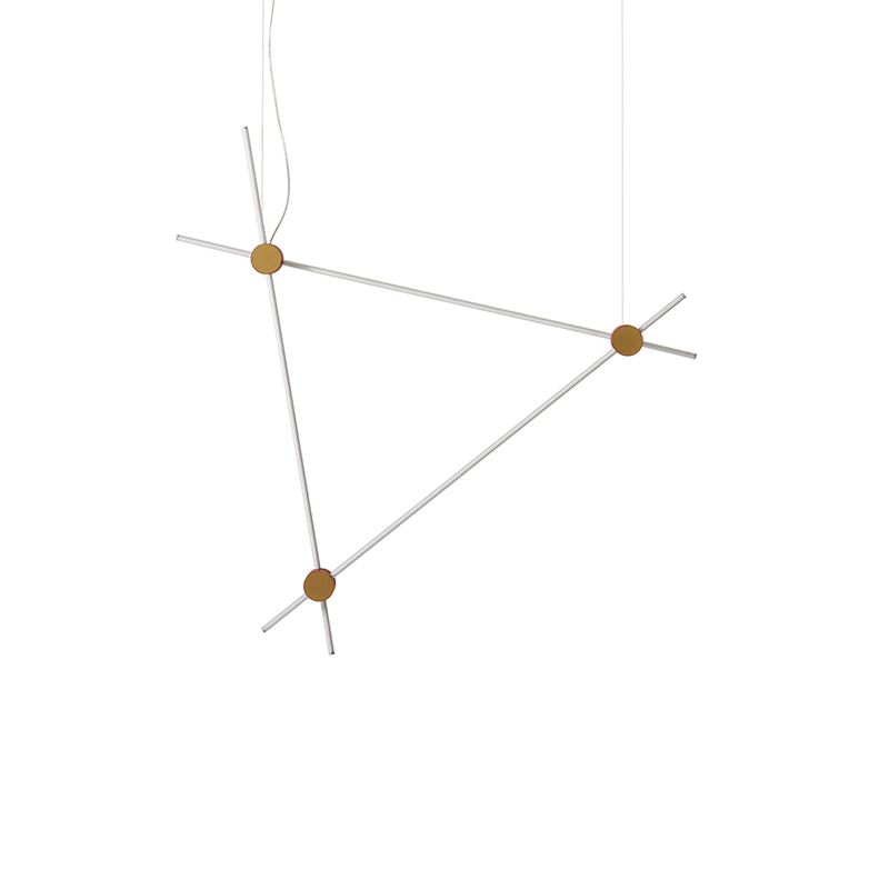 Suspension EITIE TRIANGLE VERTICAL 130 Joints ronds rouge et or CASSINA